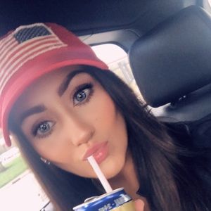 Meet your Posher, Alisha